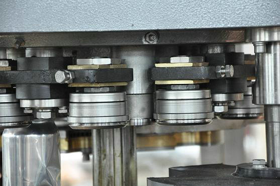Carbonated Beverage Pop Can Filling Machine